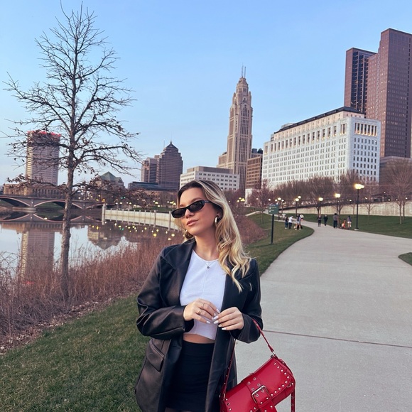 Meet your Posher, Gigi - Picture 2 of 5